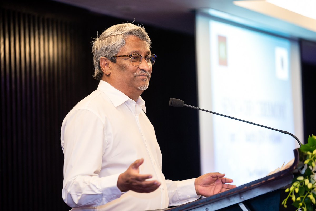 MoFAmv's tweet photo. State Minister Khaleel attends the send-off ceremony for the 2nd Batch Fellows of the Project for Human Resource Development Scholarship (JDS). This project btw 🇲🇻 &amp; 🇯🇵 has greatly contributed to the development of Human Resources, &amp; continues to strengthen key sectors. https://t.co/3r7xbr8xKt
