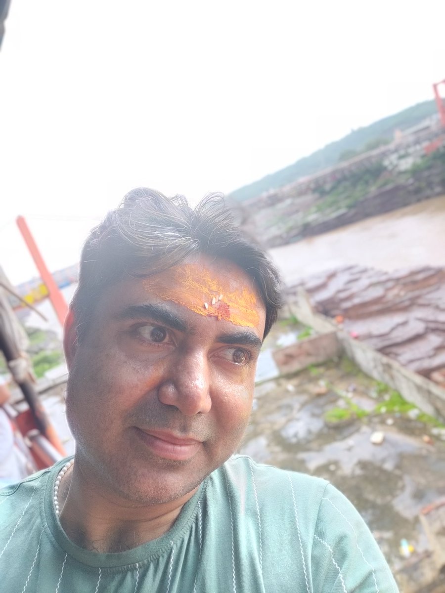 rajendradev6's tweet photo. नर्मदा और मैं....
ओंकारेश्वर में... https://t.co/0H3zcuRYed
