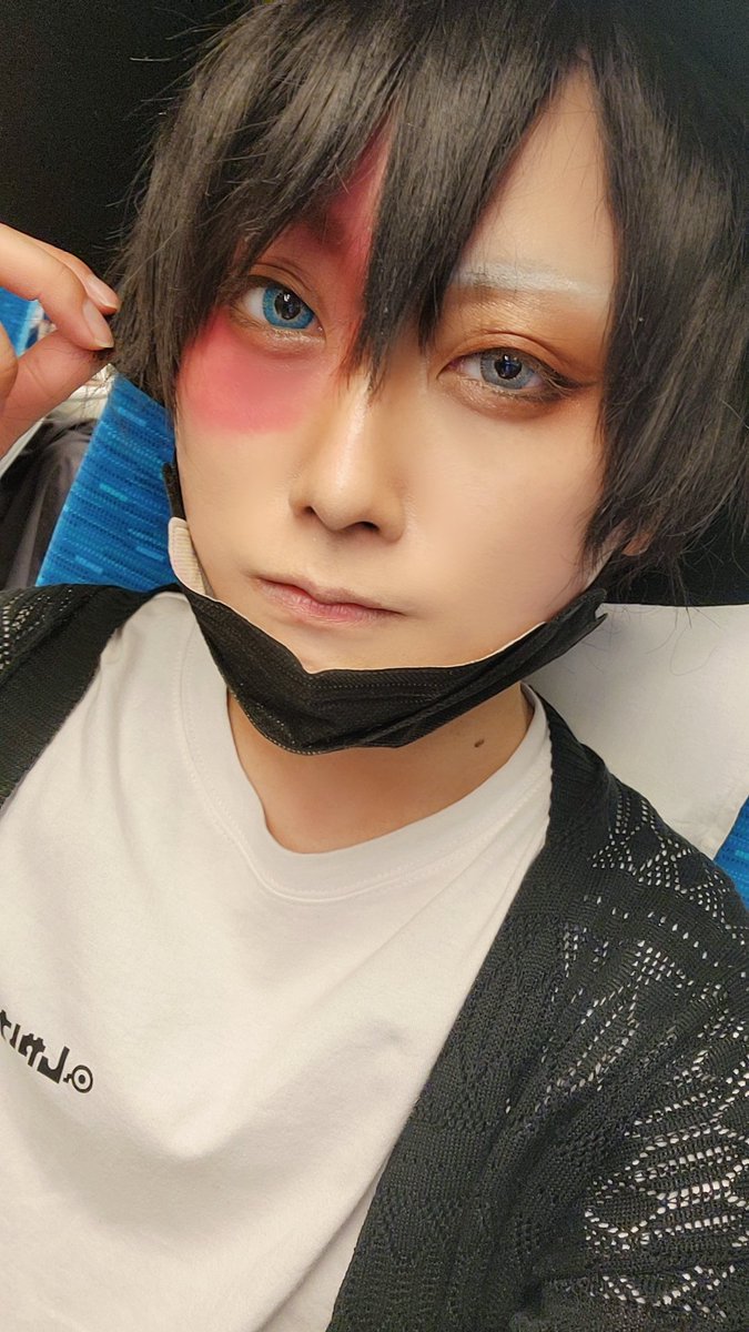 6YUN9's tweet photo. やっと帰宅！
この後配信するー！遅くなりました！
焦凍メイクのまんま帰ってきたので(爆)
焦凍するよん https://t.co/h71El40pgN