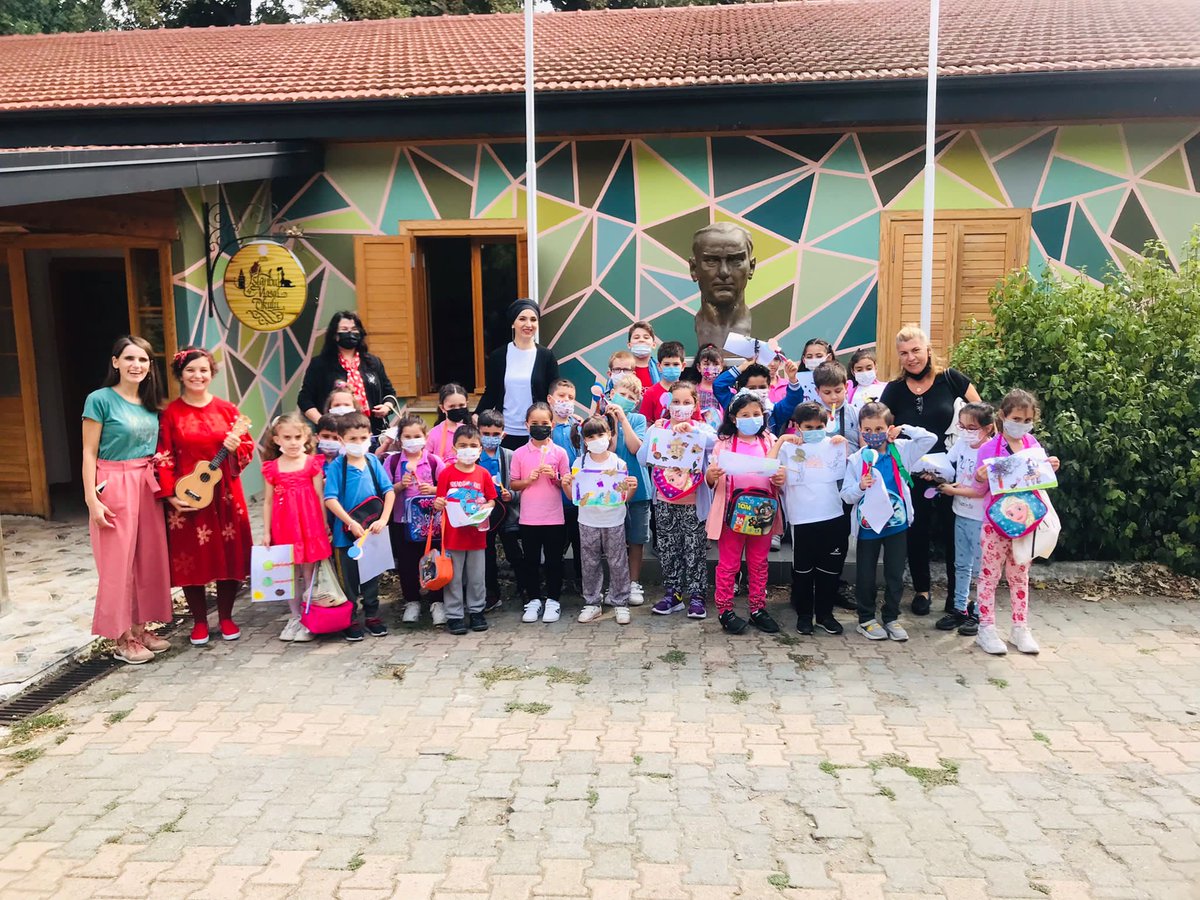 İstanbul Masal Okulu İstanbul’un 39 ilçesinden farklı kademelerden  binlerce öğrenciyi İstanbul Masal Okulunda ve doğada ağırladı. <a href="/memleventyazici/">Levent Yazıcı</a>⁩ ⁦<a href="/istanbulilmem/">İstanbul İl Millî Eğitim Müdürlüğü</a>⁩ ⁦<a href="/ist_arge/">İSTANBUL MEM AR-GE</a>⁩
📍Güçlü Eğitim Güçlü Türkiye