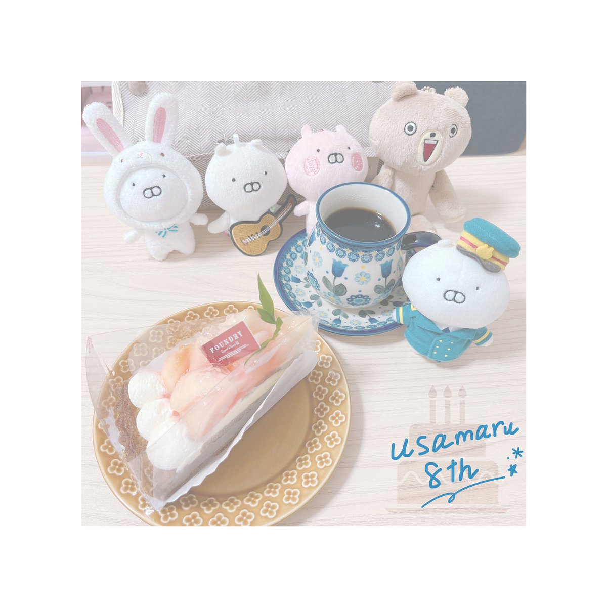 asu_usamaru51's tweet photo. うさまるキャラバン行ってきました！
Ｂ賞を狙いに開店と同時に9階へ✨
パネル撮影して、うさまるみくじやひもくじ、ガラポンをして楽しみました🌼　フォーチュンラテ、可愛かったし、美味しかったな～☕️
Ｂ賞当たらなかったけど、ノート可愛くて満足です☺️
改めて、8周年おめでとうございます！ https://t.co/87i9hDKXZr