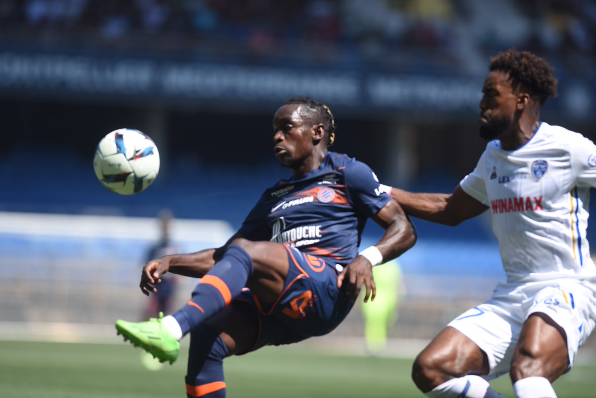 MontpellierHSC's tweet photo. C'est terminé à la Mosson, VICTOIRE !!!

⚡️ #MHSCESTAC 3⃣-2⃣

03’ @TheoSteLuce 
15’ &amp; 81’ Savanier https://t.co/jznQLDMqKa
