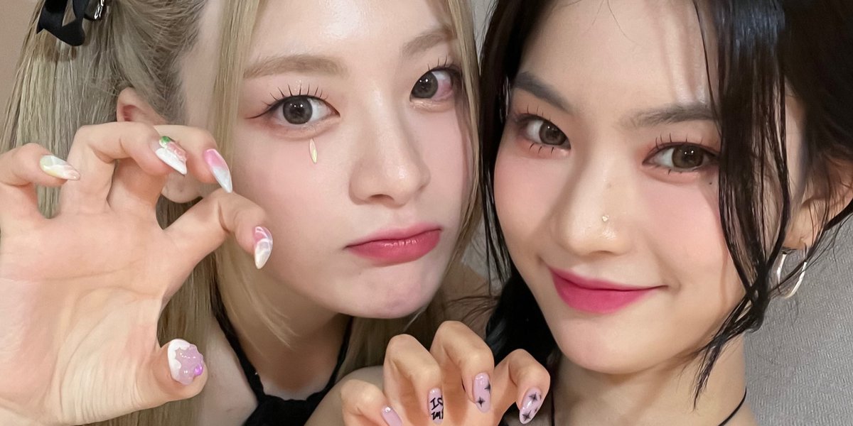 leeipsa's tweet image. “Âmes soeurs. . .” —— 🧺🧸🤎🥠

Loveliest maidens are seeming drop-dead gorgeous in the three sequences of photographs. Those portraits are radiating the warmth of love; emitting adoration and affection. Greatest duo making their way back to bewitch your heart; Yeounyangz! 🦊🐱