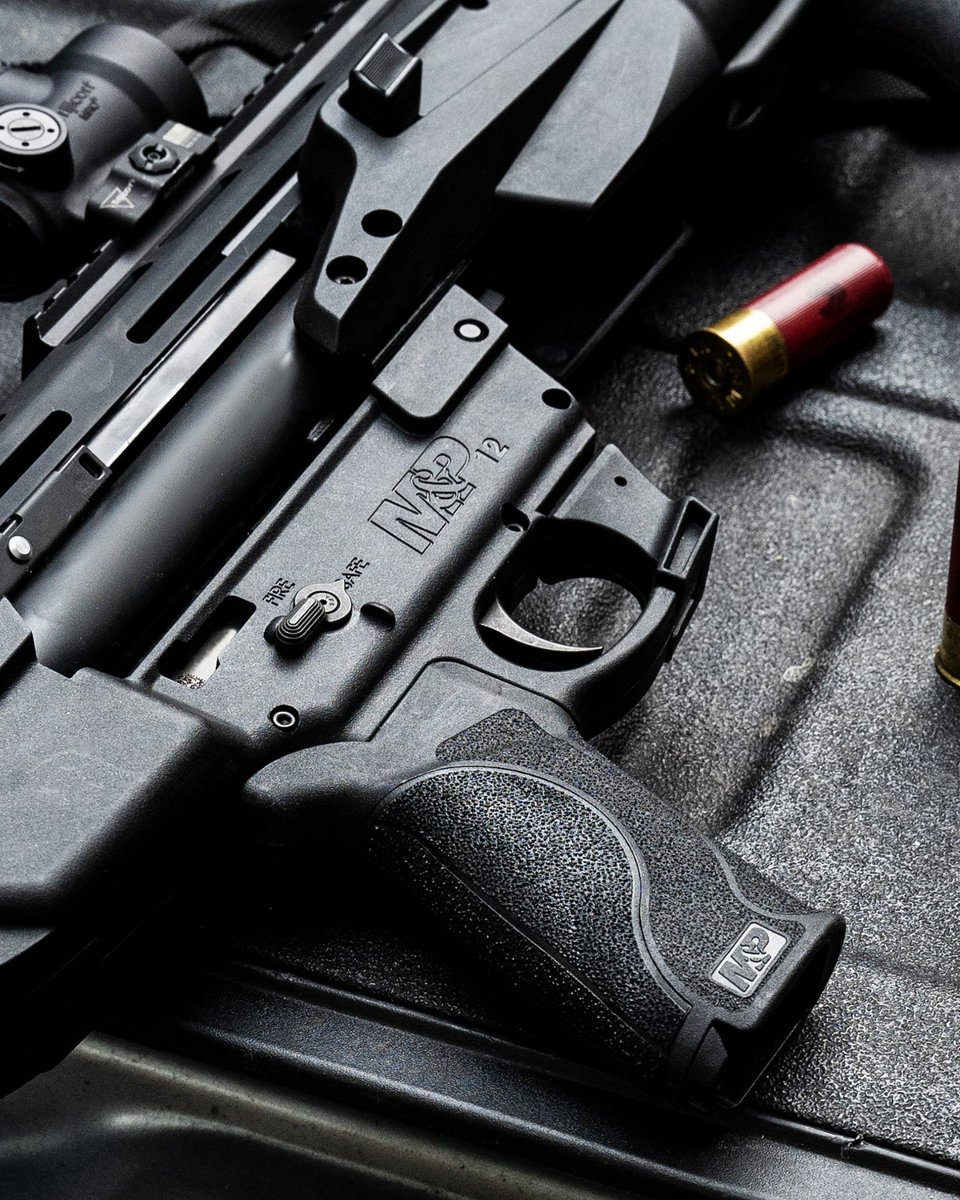 Smith_WessonInc's tweet photo. M&P®12 is the ultimate home defense 12-gauge shotgun. It safely chambers mini-shells, standard shells, and magnum shells. Have you gotten your hands on one yet?
#Shotgun #MP12 #SmithAndWesson https://t.co/GnVoZd15P5