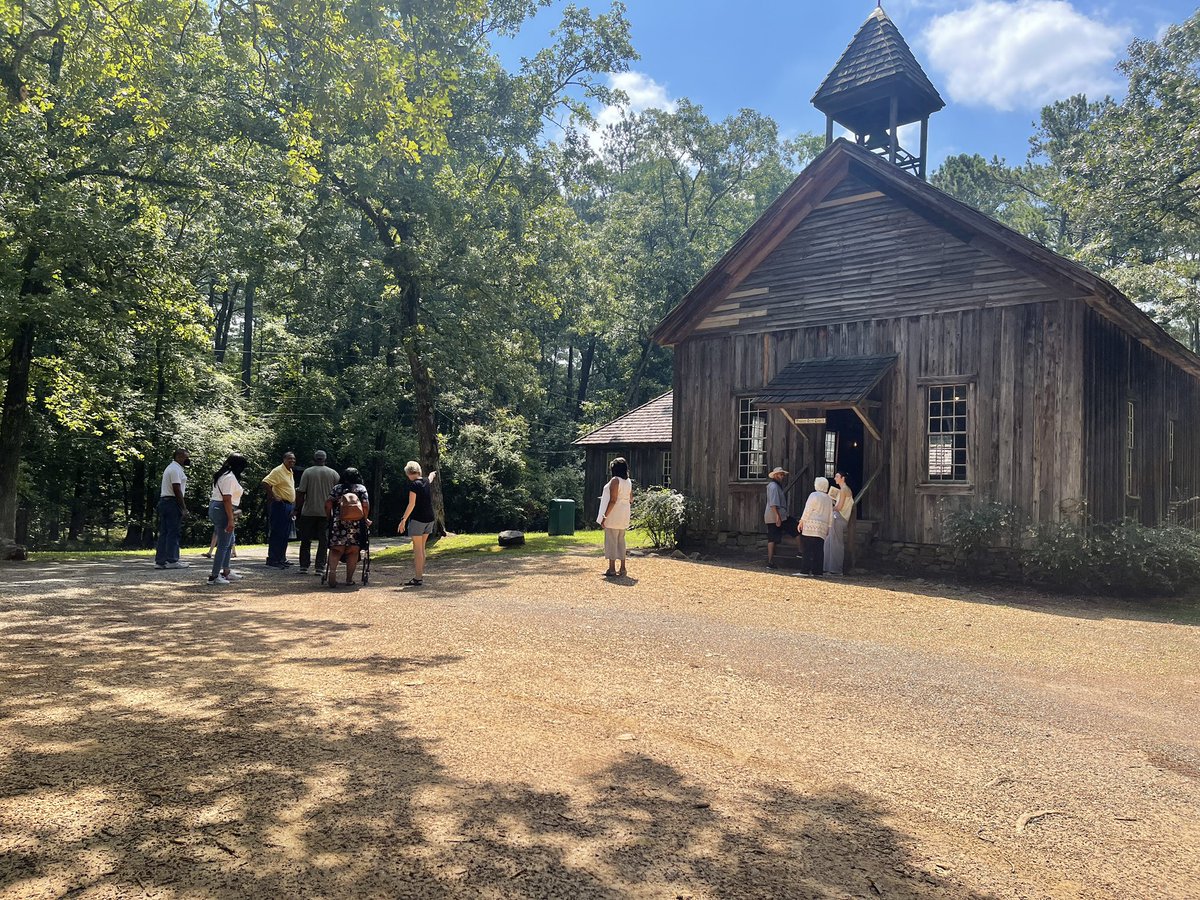 tanyadebose's tweet image. No news or TV reporters were on hand to witness the unveiling of a marker recognizing the blk families who settled at Possum Trot located on the land their ancestors once owned that is now Berry College. I know I don't have a big following but I need you to help share this story!