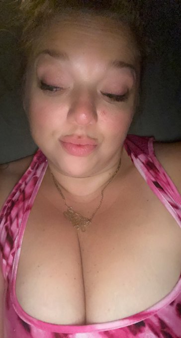 lonelywifeboston is my ig - add it plz? 🙏🏼💋🤩 https://t.co/y3i4Iua0SA<a href="/tag/newprofilepic"class="tags"><span>#newprofilepic</span></a>