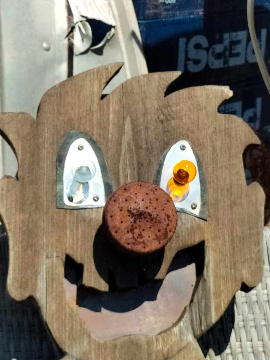 Making faces by Peter Beerits @nellieville in Deer Isle Maine . The place is amazing with sculptures telling stories. The faces are something on their own. <a href="/tinkering/">ainnisha</a> @makingfaces
