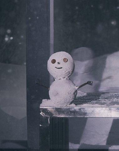 minkyunized's tweet photo. EVERYONE LOOK AT THE MINI SNOWMAN https://t.co/vLkL2MTGcA