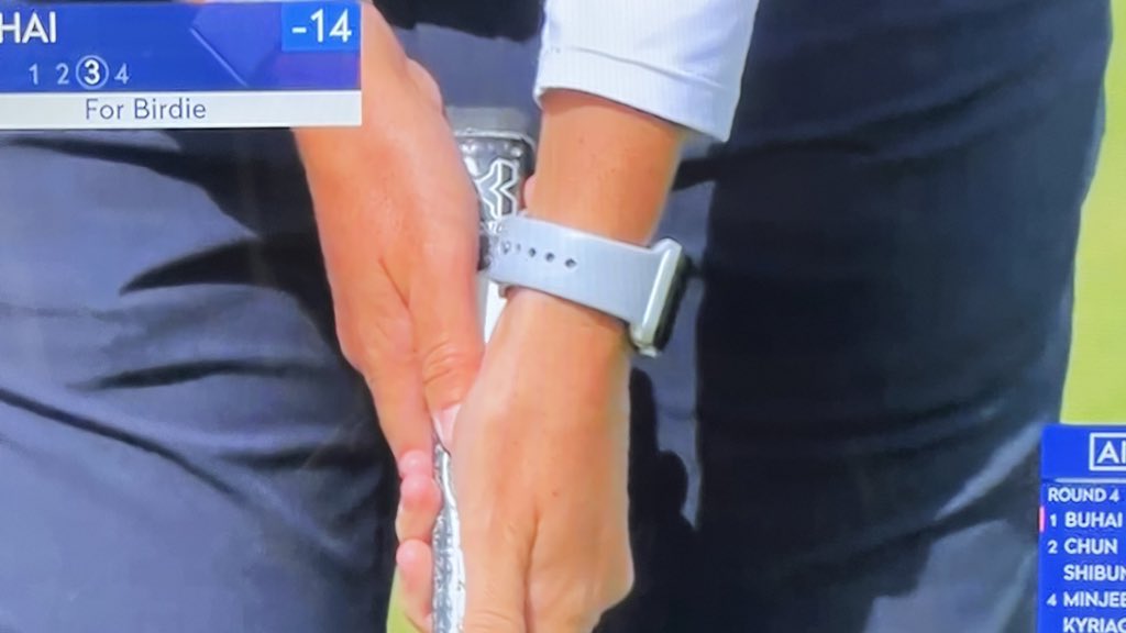 willknightsTFE's tweet photo. Would be a bummer if you were playing in the final group of a major and your Apple Watch buzzed in your backswing bc GrubHub is offering 30% off Bojangles orders of $20 or more https://t.co/sUgOlky0HW