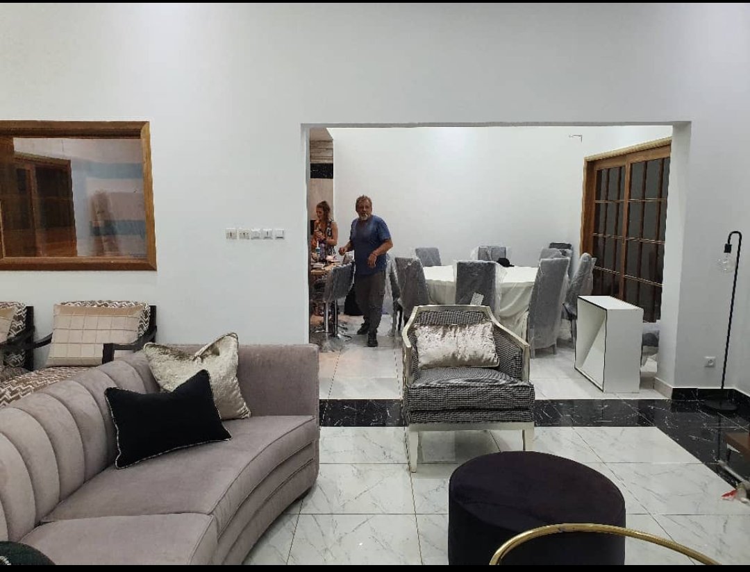 MANIEMA...KINDU...Découvrez cette merveille construite par Le Spécial du Prochain <a href="/SalomonKalonda/">Salomon SK Della</a>...Une résidence Privée  dans son fief où il y passe des vacances en famille loin de Marbella.Construisez chez vous... KASHOBWE continue d inspirer.<a href="/moise_katumbi/">Moise Katumbi</a> <a href="/nononlandu/">Nono N'Landu</a>