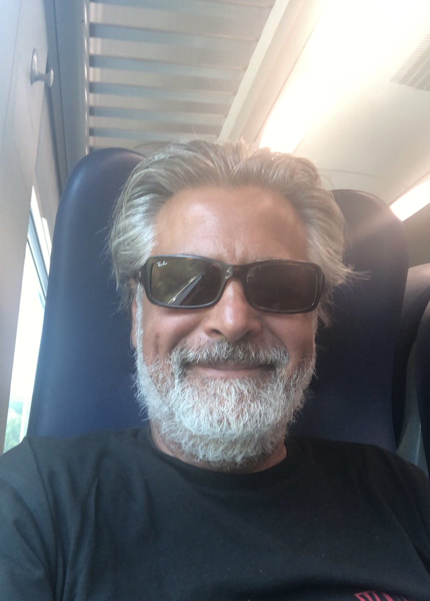 Bang65728294's tweet photo. Ma poi Che v’avranno fatto sti #cinquantenni… mica l’ho capito…
#BuonaDomenica
#buonaserata https://t.co/FjX6P46KRq