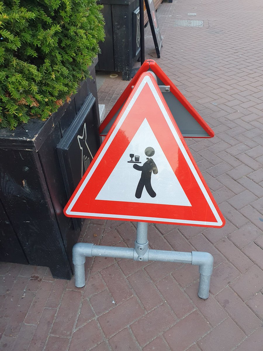 Over 5 jaar lopen zij in een reservaat! #pasop #obers #horeca #personeelstekort