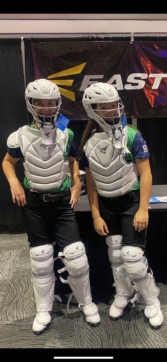 ScottSoden's tweet photo. The only thing better than stuffβ¦.is free stuff. #Swag #LLSBWS #GoIssy https://t.co/njVUrhAfko