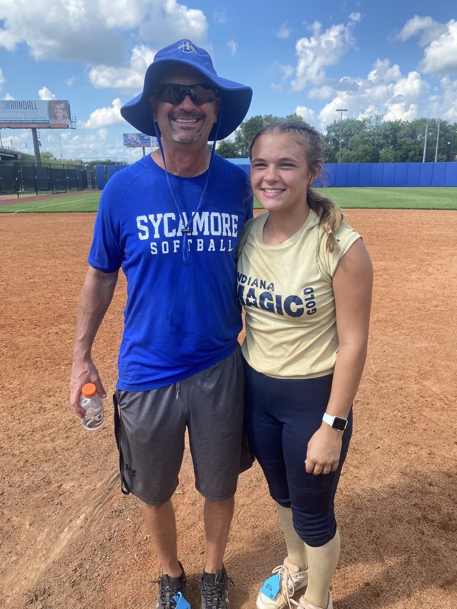 ellaholman26's tweet photo. Huge thank you to @IndStSoftball for a great camp yesterday! Learned a lot and had fun. Thanks @Coach_pooch @Ra_nicole21 @itsbritanypitch ,excited for the next one! https://t.co/SAikQaS9xY