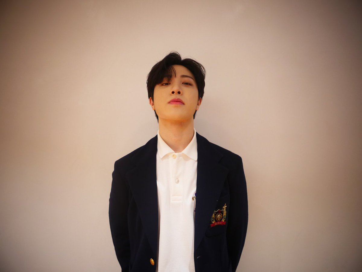 eaminjung's tweet photo. ม.5                                  ม.5 https://t.co/WvrGY6VfUQ