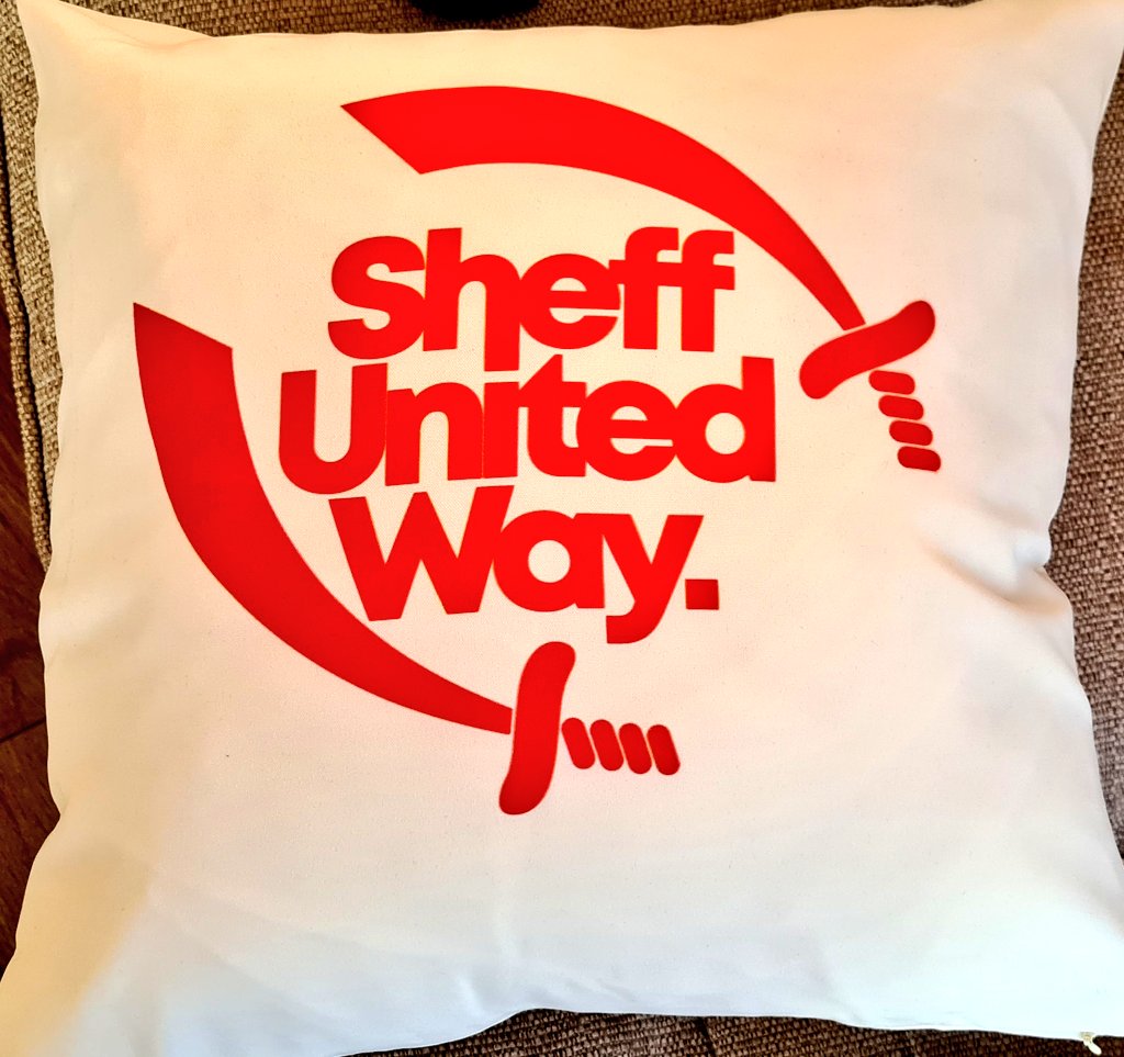 Want to get your hands on this Sheff United Way cushion?

Make sure you're following, like this post and retweet.

Winner drawn at random next week!
#sufc #twitterblades