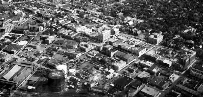 cerealcityrehab's tweet photo. TIL downtown Muskegon was entirely demolished for an indoor mall that was demolished itself by 2001. Pain. https://t.co/YPwgoOIzjW