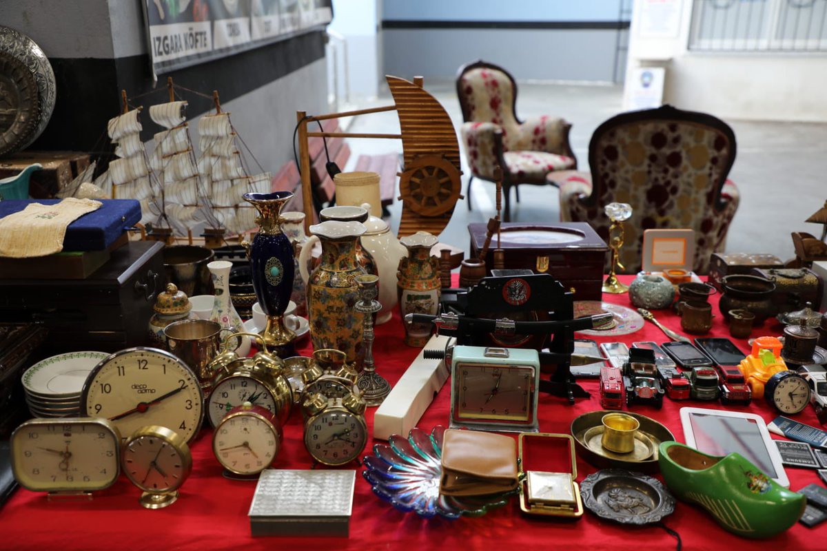 Esenler’de bir nostalji durağı: Avas Antika Pazarı! ⏳🤩