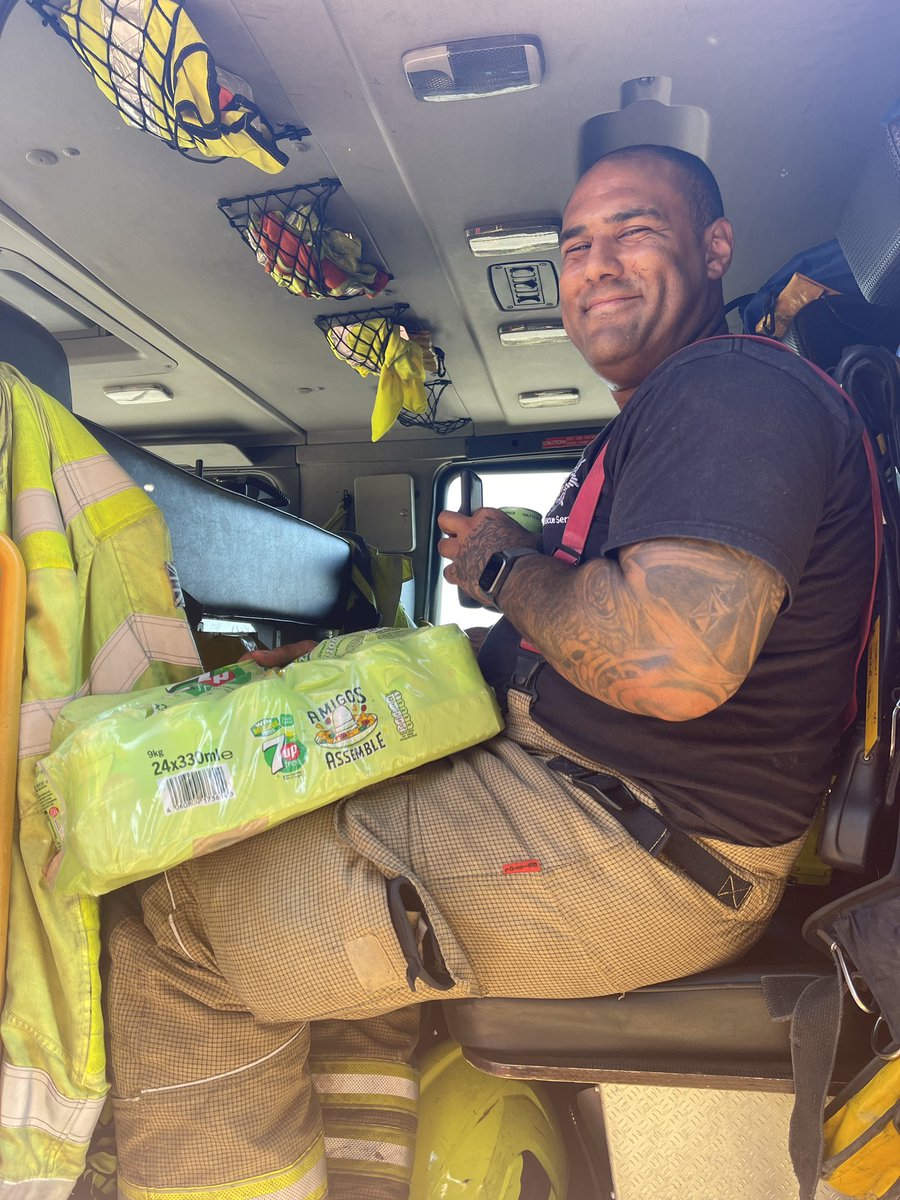 FireStopsley's tweet photo. A big thank you to the kind person who gave us some drinks whilst we were at a field fire today. Much needed refreshment, and a very welcome gesture. 

#community #bedsfire https://t.co/prFbzCynsL