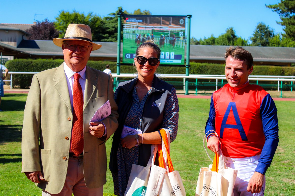 Hippodrome du Lion d’Angers tweet media