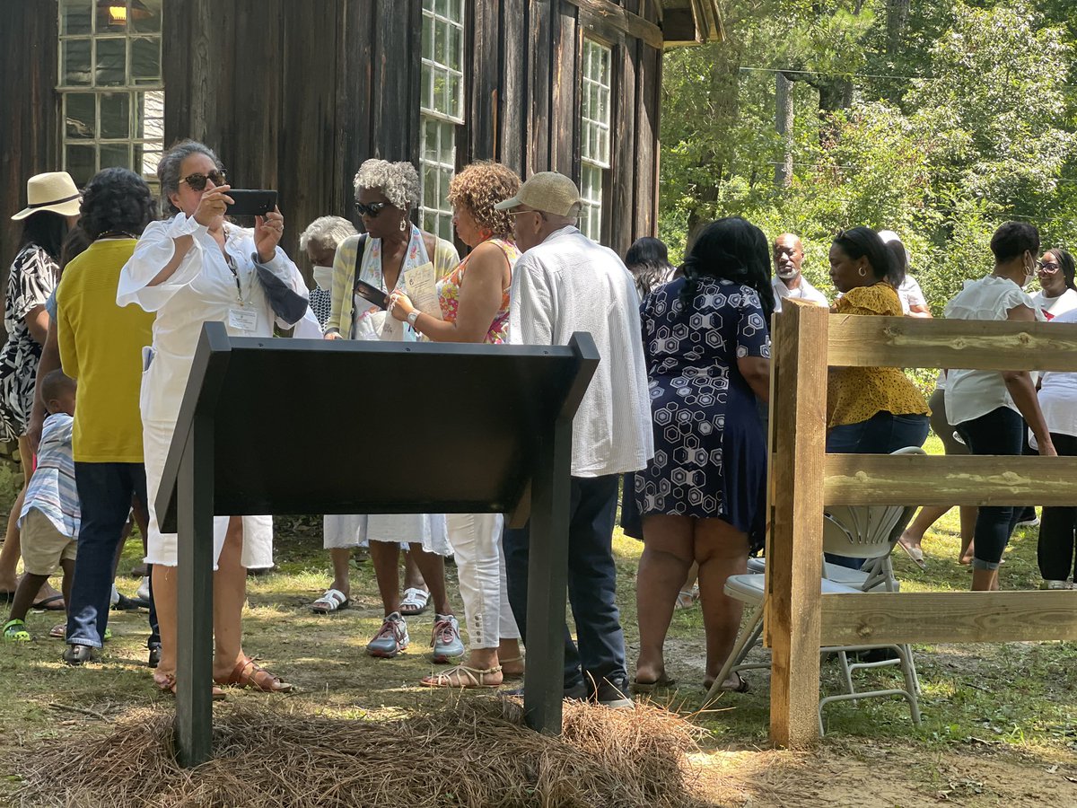worldconfmayors's tweet photo. Have you heard about the marker unveiling at Possum Trot! Congratulations to descendants who worked to honor their ancestors who once owned some of the land now known as Berry College with a marker. Congratulations! https://t.co/gmeqY1H6QX