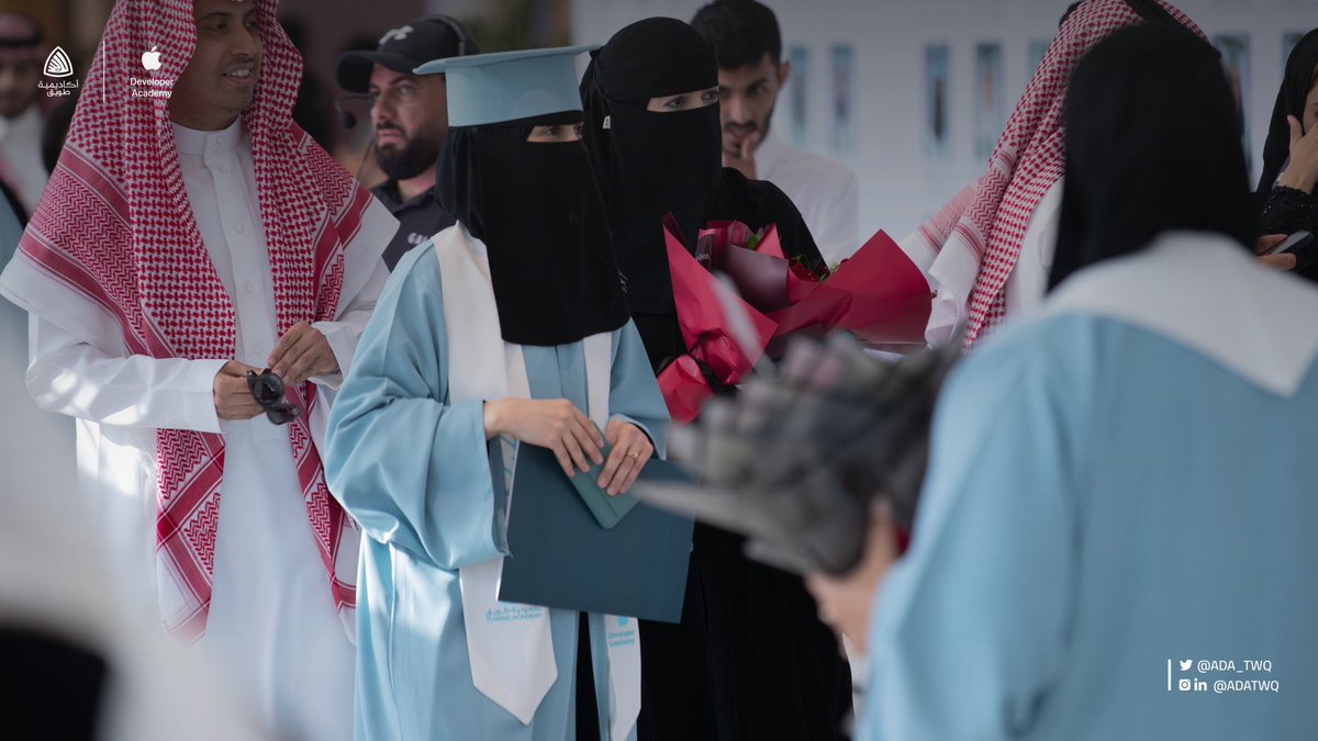 KKTTWEW545pe's tweet photo. Today..celebrating the graduation of the first batch of the #Apple Developer Academy, which is the first Apple Developer Academy in the Middle East and North Africa, and the first women's academy in the world.

 #اكاديميه_مطوري_ابل https://t.co/1UQKbDPkvM
