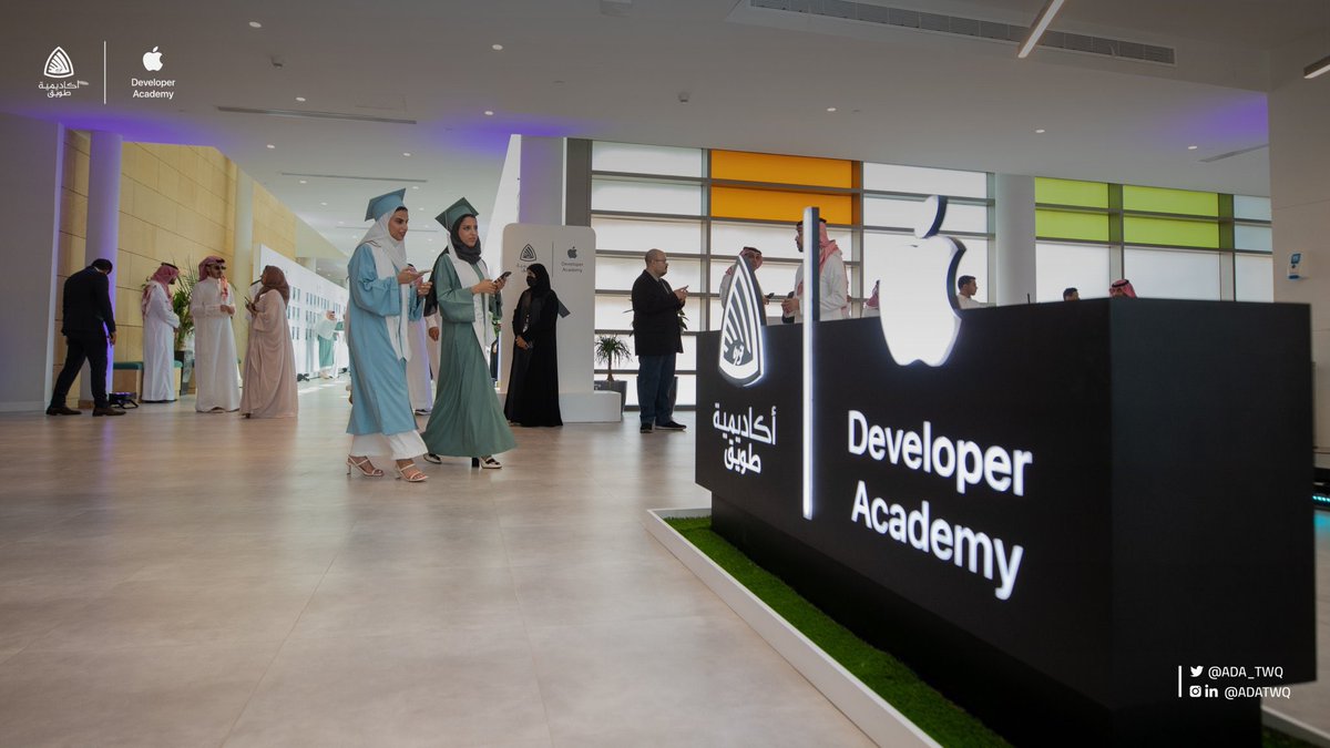 KKTTWEW545pe's tweet photo. Today..celebrating the graduation of the first batch of the #Apple Developer Academy, which is the first Apple Developer Academy in the Middle East and North Africa, and the first women's academy in the world.

 #اكاديميه_مطوري_ابل https://t.co/1UQKbDPkvM