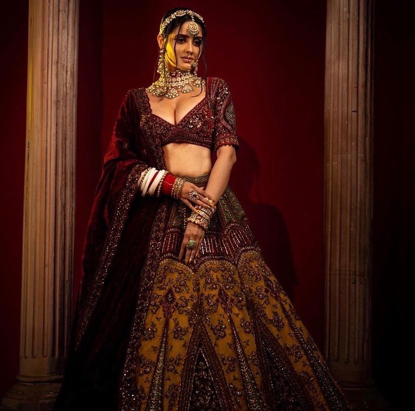 Bride of the month #AyeshaSingh Subscribe our YouTube channel : youtube.com/channel/UCXfYT… #downtownmirrorme @BrandcorpsMedia #downtownmirror #downtownmirrormagazine #AyeshaSinghFans #ayeshian