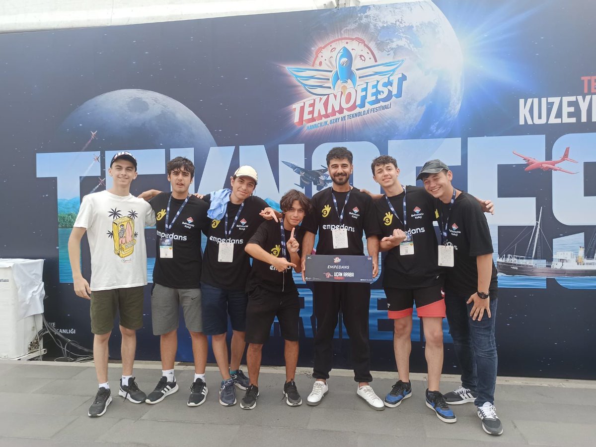 Bahçeşehir Koleji Atakum Kampüsü Fen ve Teknoloji Lisesi öğrencilerimiz TEKNOFEST 2022 "Uçan Araba" kategorisinde Türkiye birincisi oldular. Öğrencilerimizi ve danışman öğretmenimizi tebrik ederiz.👏👏