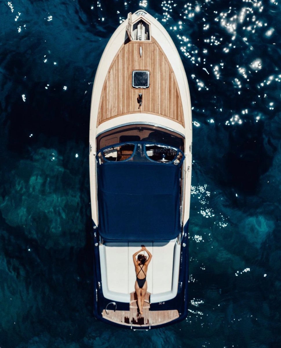 TheCloosCorp's tweet photo. The perfect way to spend a Sunday on the Tyrrhenian Sea💙
#CloosLifestyle
#CloosCommunity
#TheCloosWay https://t.co/wkSk1q23qt