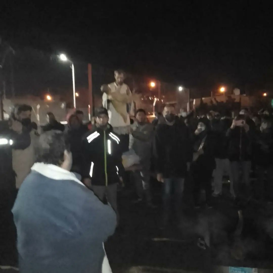 NataliaGarzn1's tweet photo. LA CTA REG. ZONA NORTE REALIZO VIGILIA POR EL DIA DEL PATRONO DEL TRABAJO : SAN CAYETANO.
En la barriada San Cayetano se realizó la vigilia x el día de San Cayetano que duró hasta la madrugada con olla popular donde pedimos por paz, pan, tierra, techo, trabajo y Salario universal https://t.co/EE4n6S8er4