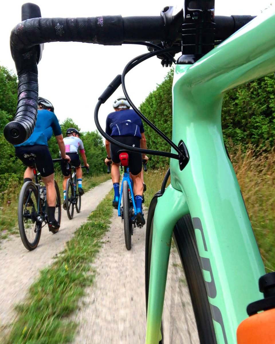 BicycleBT's tweet photo. #werideonSunday ππ https://t.co/KRPpqeQoCJ