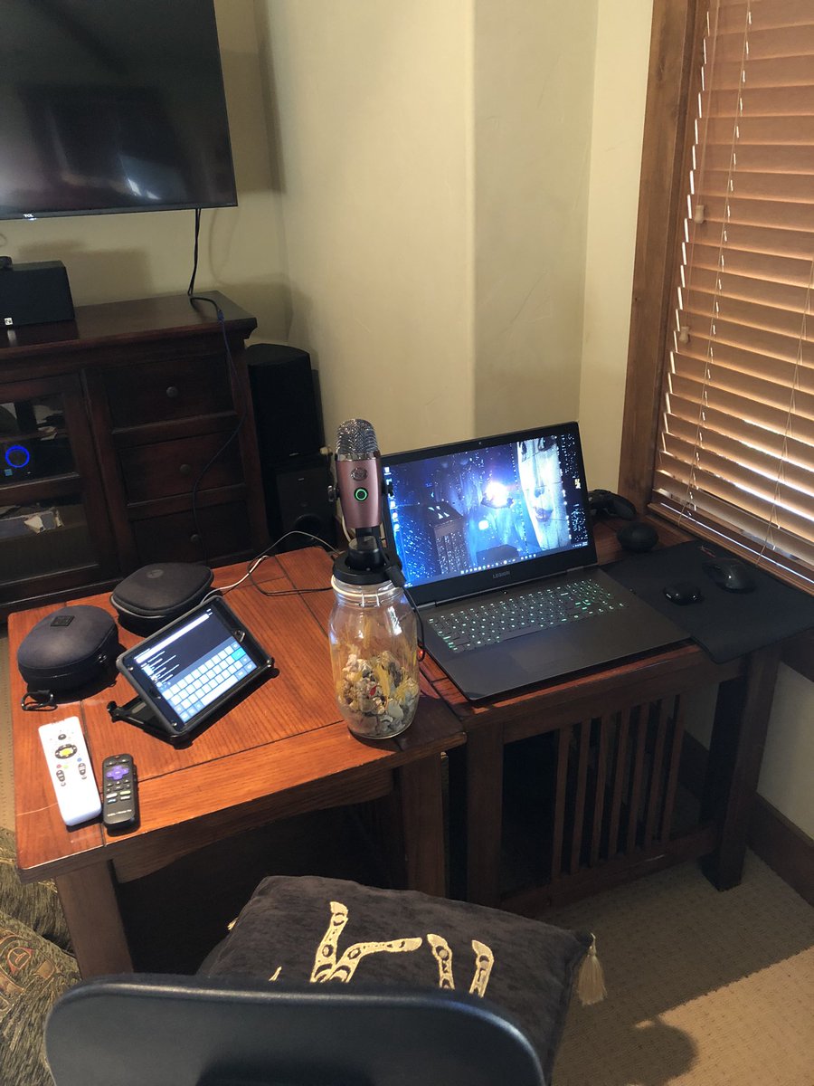 adoradio0's tweet photo. On the road set up #itworksforme https://t.co/Svd3KPdM5g