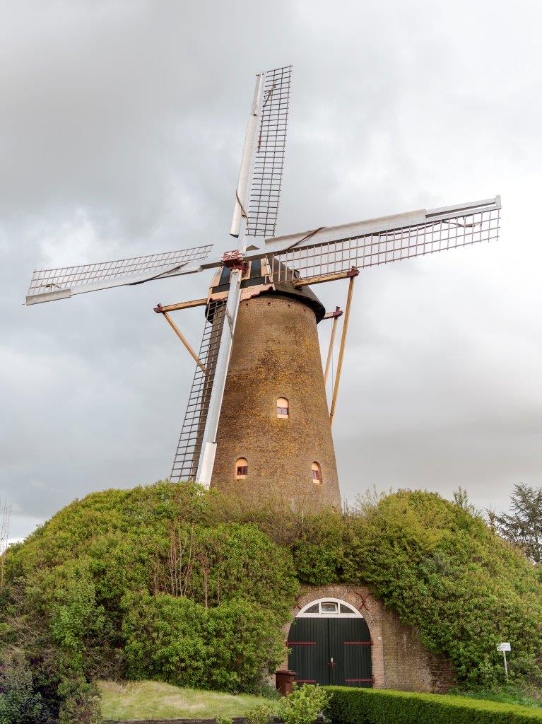 Xymilato's tweet photo. @boudewijnsteur De molen in ons mooie dorpje Ulvenhout natuurlijk! https://t.co/Y2g0HTLhWD