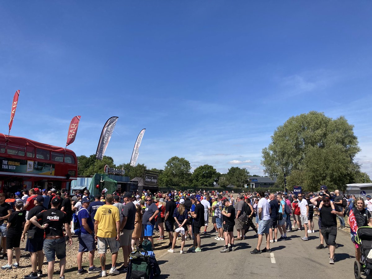 KoalaChlo's tweet photo. @MotoGP 
@Freemans_EP 

Beaut day for some good 😃 https://t.co/GmihBg6nNq