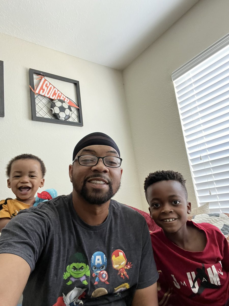 Smitty_904's tweet photo. Leaving these 2 will never get easier!! But the main reason I’m doing this 🙏🏽 #BoyDad #KingsRaiseKings #BlackFather 🤴🏽 https://t.co/MAA2NW4iu5