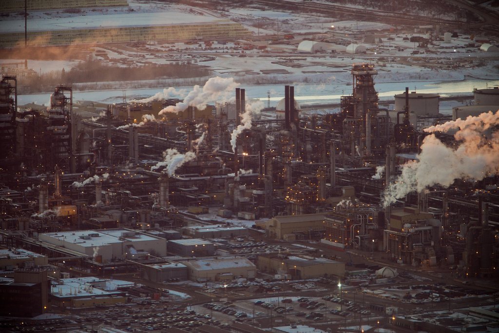 PowerShftAfrica's tweet photo. Canada, producer of tar sands oil - one of the dirtiest fossil fuels - generates more CO2 than 24 Commonwealth nations combined
Commonwealth climate inequality can't be sportwashed by Birmingham games writes @mohadow for @IndyVoices
#B2022 #NoTarSands https://t.co/I2ODwArMdC https://t.co/MPoFBx21RZ