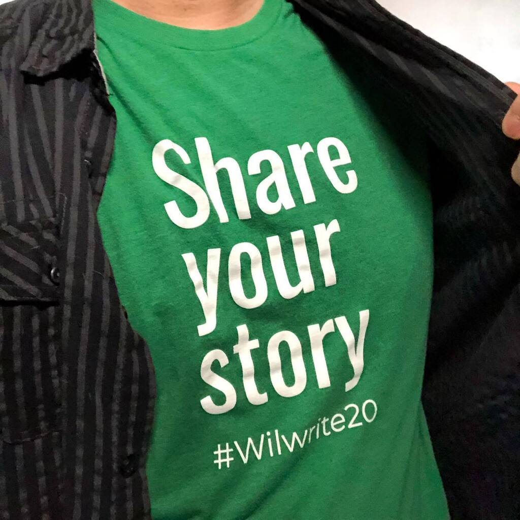 CurtisCChen's tweet photo. I’ve had this shirt for two years and now I’m finally going to wear it to the conference. #wilwrite22 https://t.co/4Tub9k87Tt https://t.co/h6aJK9TFwx