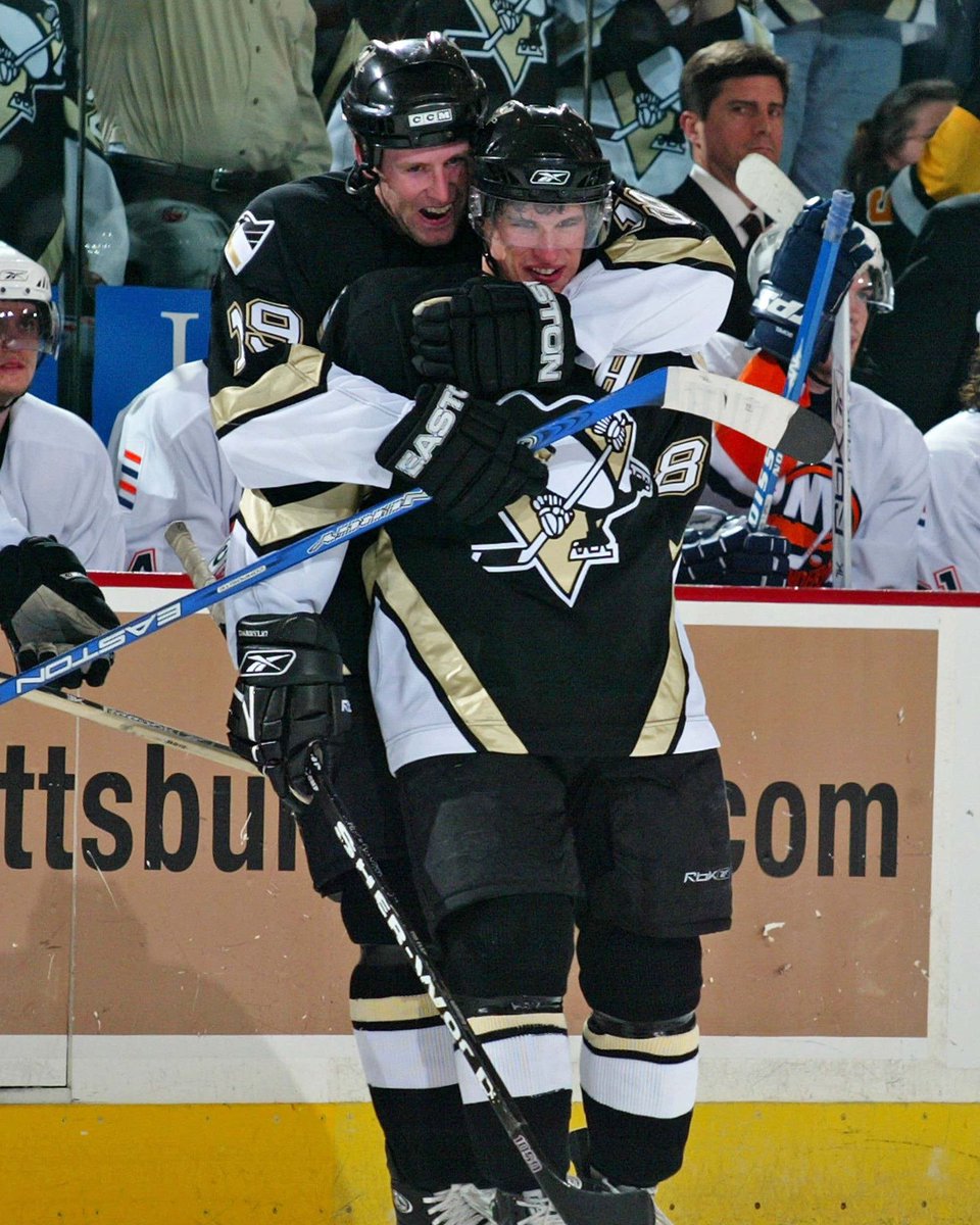 spittinchiclets's tweet photo. Happy Birthday to Sidney Crosby 🎂
#ThanksSid https://t.co/BAHM6p0I4V