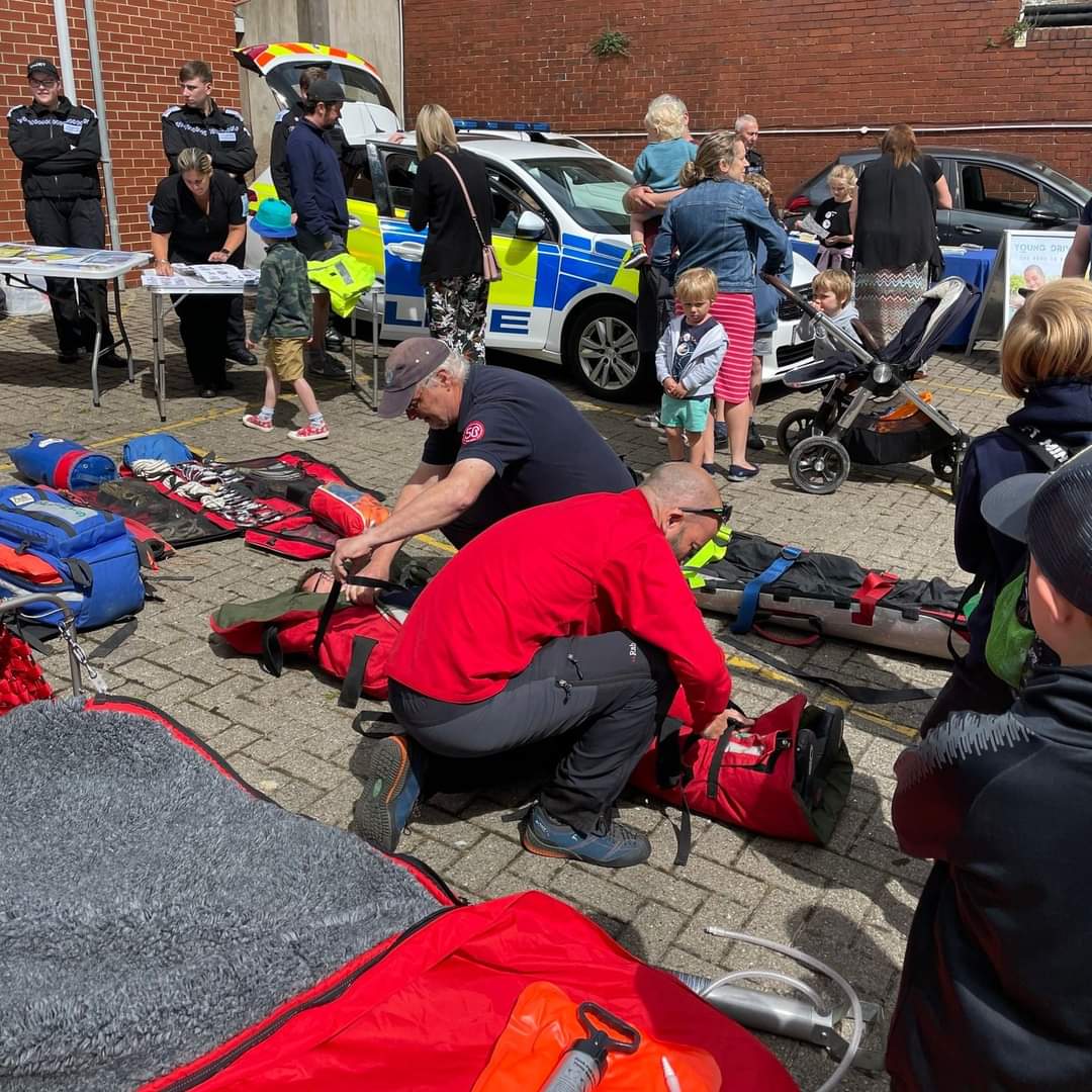 thank u all who came yesterday to Scar' Fire Station:
<a href="/AHC_roadsafety/">Actions have Consequences</a> @Nyfrs_sca 
<a href="/scarrescue/">SRMRT</a> 
<a href="/YorksAmbulance/">Yorkshire Ambulance</a>
<a href="/NYorksPolice/">North Yorkshire Police</a> 
#samaritains 
<a href="/ReachAndRespond/">Account no longer active</a> 
<a href="/FireBikeNY/">FireBike</a> 
<a href="/OpenYorkshire/">Open North Yorkshire</a> 
<a href="/ScarboroughCG/">Scarboro' Coastguard</a>
<a href="/IAMRoadSmart/">IAM RoadSmart</a> 
<a href="/BritishRedCross/">British Red Cross 🧡</a>
#CAP
Visitors
&amp; Spike