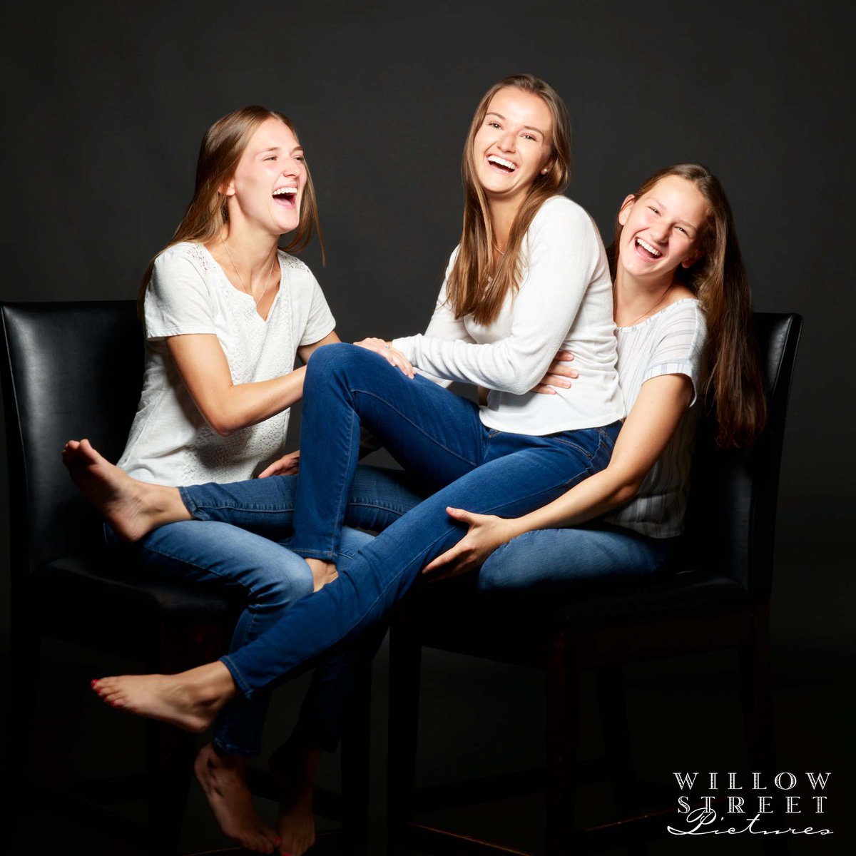 WillowStreetPic's tweet photo. Sisters are the best kind of friends 💕

#SistersDay #NationalFriendshipDay #sisters #friends #PAphotographer #familyphotographer#mainlinemom #montcomoms https://t.co/St6c8c5Y25