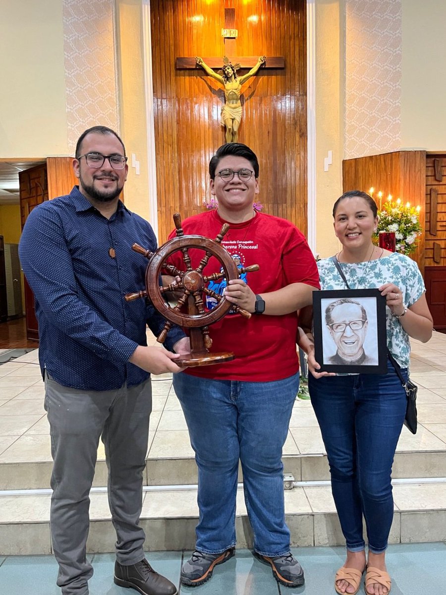 EPJ_Inter's tweet photo. Hoy con mucha alegría queremos compartir a toda nuestra familia Emproísta que el MEPJ y Dios han llamado a servir a nuestro hermano Selvin Osorio de @epjguate como coordinador internacional. https://t.co/3YkArw2FtP
