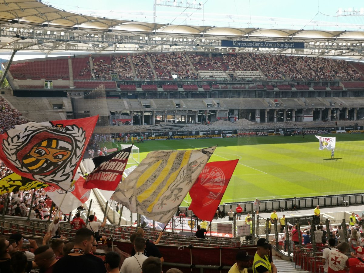 Geile Stimmung und Support. Es hat soo Spaß gemacht heute im Block. 

Es hat einfach gefehlt. ☺️
#VfBRBL #RBLeipzig