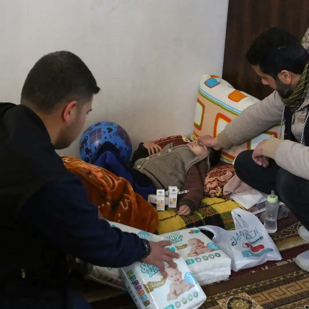 1302Abod's tweet photo. We provided treatment to a disabled child who needs medication and diapers on an ongoing basis
His poor parents are crying over him and thanking you for what you did for their poor child
Stand with us to help more poor families 🇵🇸
You are their hope 🙏🏻♥️🇵🇸
https://t.co/5AGFYwekiX https://t.co/qW6B0h4oPT