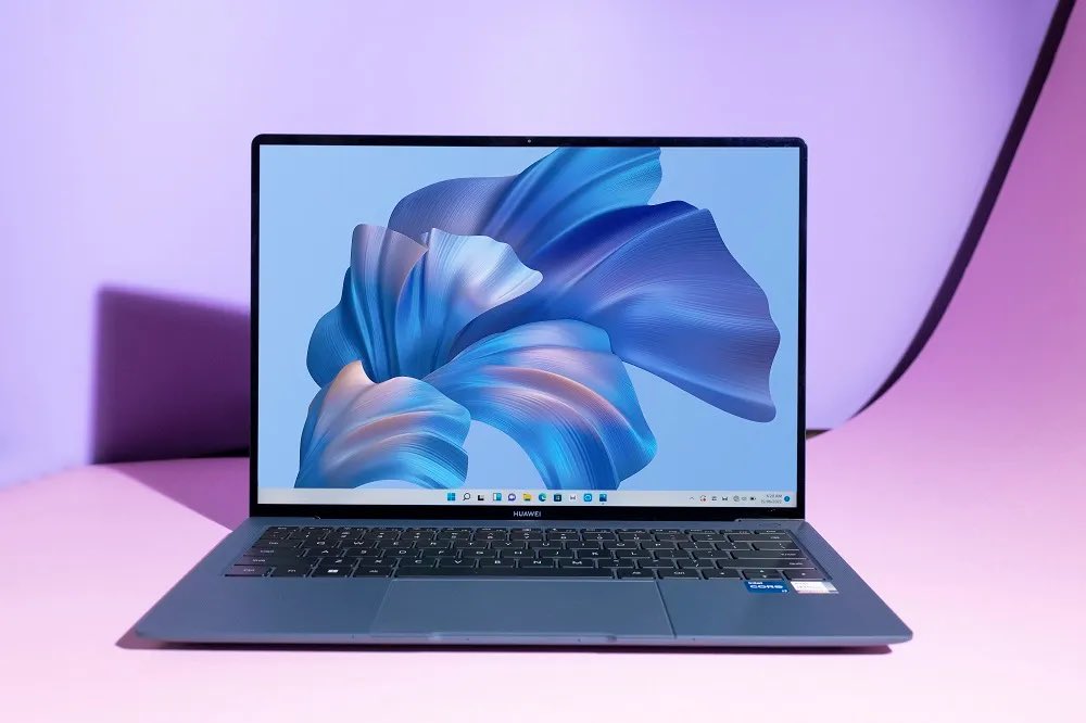 ainalalam's tweet photo. متوفر الان للطلب المسبق لابتوب HUAWEI MateBook X Pro الجديد هو الأكثر أناقة  والأكثر أداءً وإليكم ثلاثة أسباب تثبت ذلك! https://t.co/CvuwDaeoun

#ainalalam 
#rashadiskandrni 
#رشاد_اسكندراني 
#عين_العالم
@rashadiskandrni
متابعة مزيد من التغطيات المرئية 

https://t.co/0iOQJegrd6 https://t.co/zB0cWsP51N