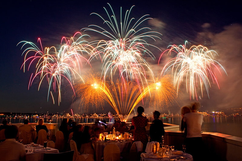 CotedAzurVillas's tweet photo. You can still catch the marvelous firework show illuminating all the Bay of Cannes until the end of August. So get the most of your South of France holiday and go enjoy this unique Cannes experience!

https://t.co/JmIowZxIFo

@villedecannes #frenchriviera #firework https://t.co/zah8fL0iVA