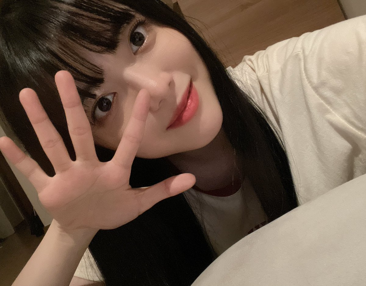 WekiMeki's tweet photo. 위키미키 5주년 많이 축하해☺️❤️
키링 4주년도 너무너무 축하해🥰

#위키미키 #5주년 #지수연 #☁️ https://t.co/FVwirnGPAe