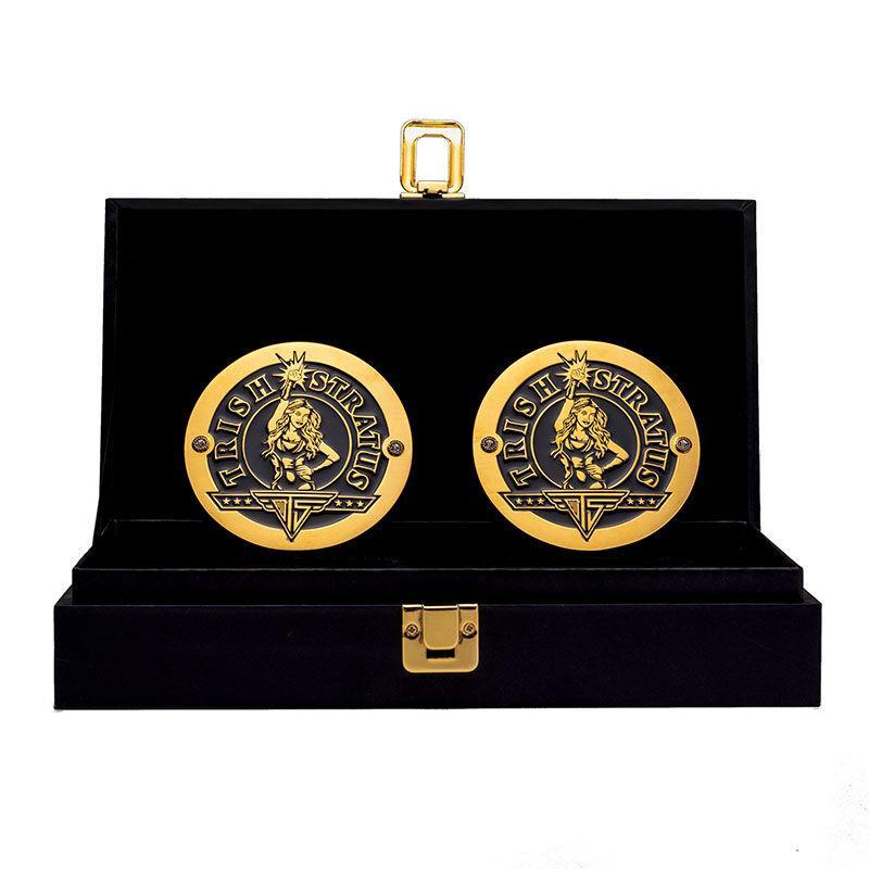 Trish Stratus Legends Championship Replica Side Plate Box Set https://t.co/8GllgVfN2s Trish Stratus Legends Championship Replica Side Plate Box Set
GIVE YOUR REPLICA TITLE THE SUPERSTAR TREATMENT!

Modeled after the side plates seen on the championship title held by your fa... https://t.co/D4oS6H5Qkf
