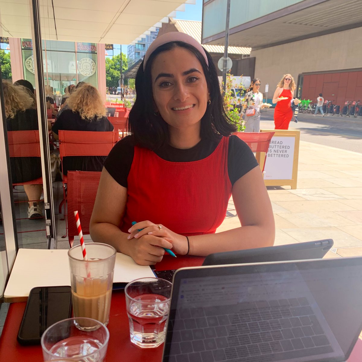 melissalegarda's tweet photo. Productive Sunday writing sprint with @sarajafari. Fronting like we’re abroad but it’s actually King’s Cross. The weather is giving 🌞 https://t.co/k2Hw1Q0SCL
