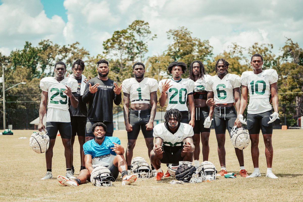 Get familiar!!! This group is special!! <a href="/FAMU_FB/">Florida A&M Football 🏈</a> “No Limit on 3ree, Slidddeee on 6ix” #Rattlers🐍 #FamuSafeties🐍